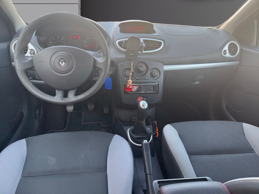 RENAULT d'occasion CLIO III 1.5 DCI 90 EXPRESSION CLIM 94G de 2011 La