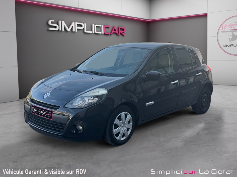 RENAULT d'occasion CLIO III 1.5 DCI 90 EXPRESSION CLIM 94G de 2011 La