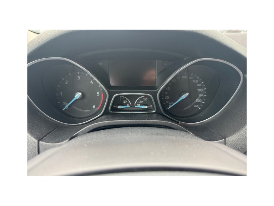FORD d'occasion FOCUS 1.5 TDCI 120 TITANIUM de 2017 La Ciotat (13)﻿