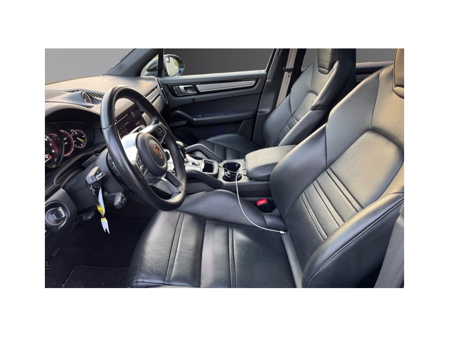 PORSCHE d'occasion CAYENNE 3.0 V6 E-HYBRID de 2022 La Ciotat (13)﻿