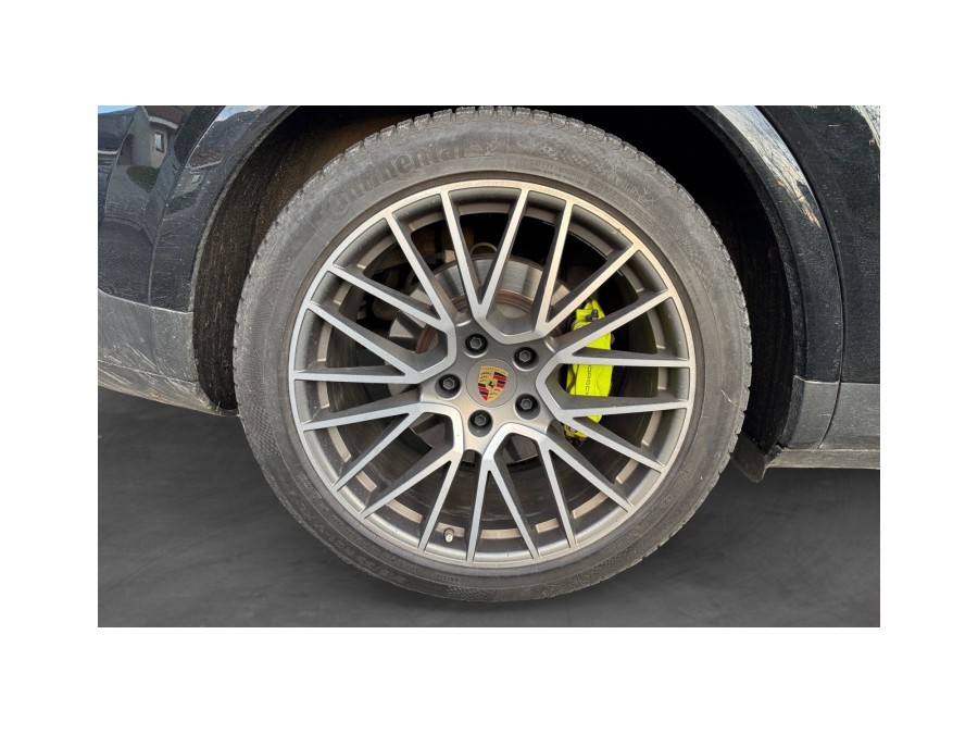 PORSCHE d'occasion CAYENNE 3.0 V6 E-HYBRID de 2022 La Ciotat (13)﻿