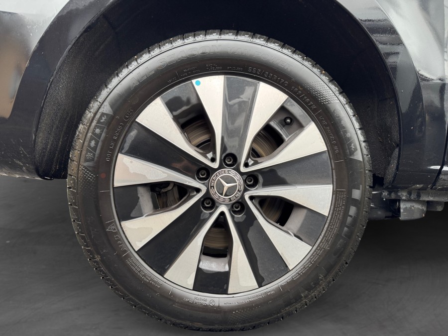 MERCEDES d'occasion VITO 114 CDI Compact Select 9G-Tronic de 2024