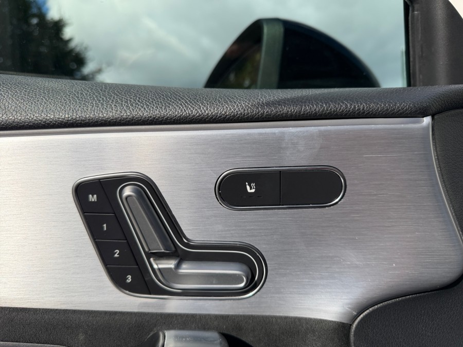 MERCEDES d'occasion CLASSE A 200 D AMG LINE AUTO de 2019 Rennes (35)﻿