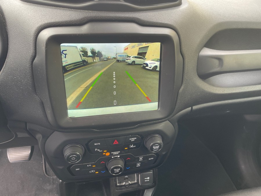 JEEP d'occasion RENEGADE 1.3 GSE T4 150ch Limited BVR6 de 2019 Royan