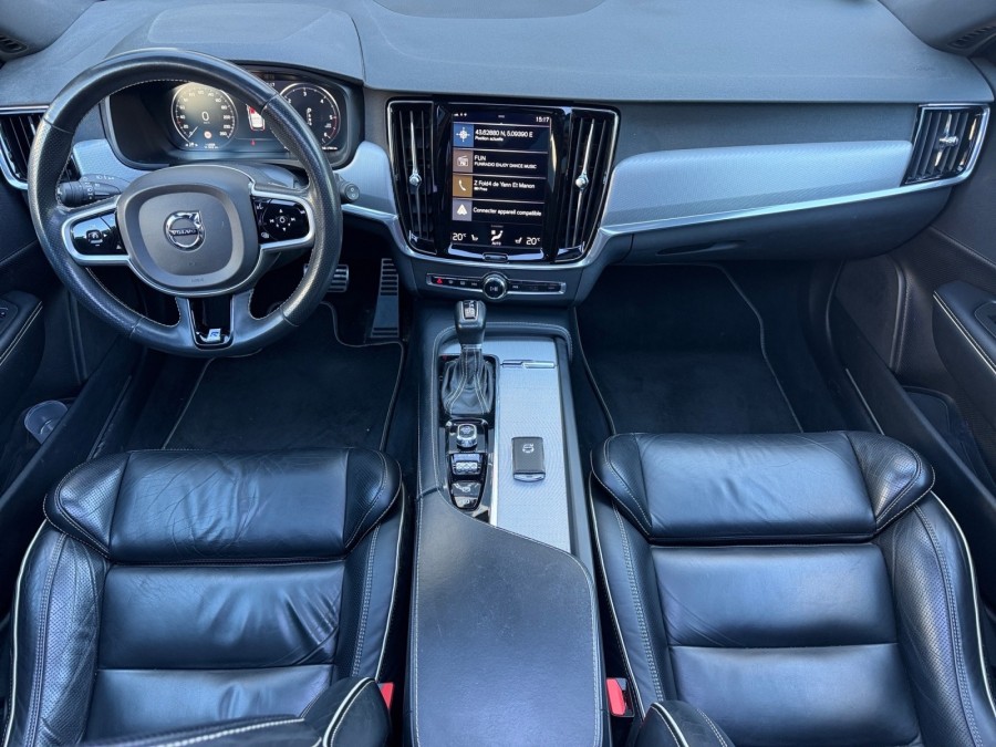VOLVO d'occasion V90 2 D5 235 AWD R-DESIGN AUTO de 2018 Salon de