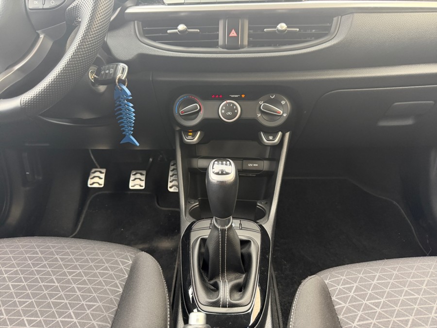 KIA d'occasion PICANTO 1.0 100ch GT Line de 2023 Royan (17)﻿