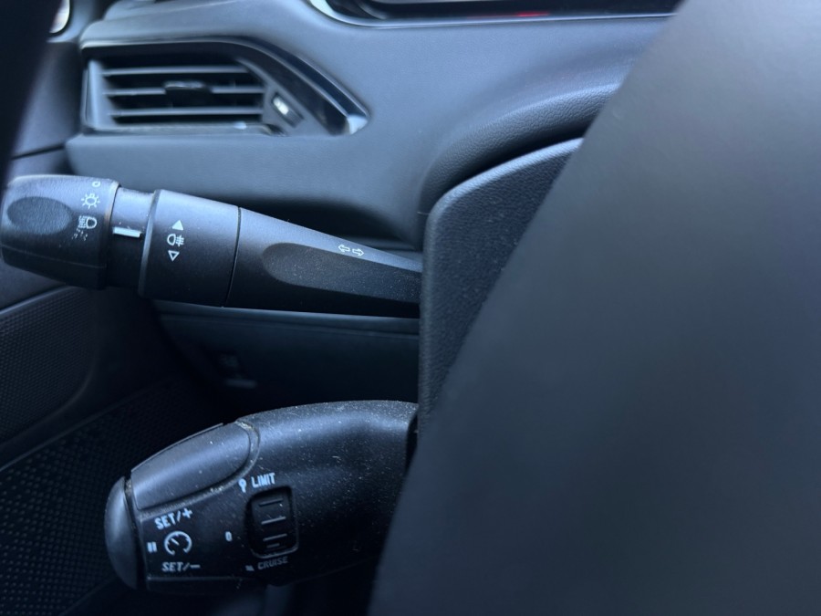 PEUGEOT d'occasion 208 1.4 HDI 68 Active de 2013 Nîmes (30)﻿