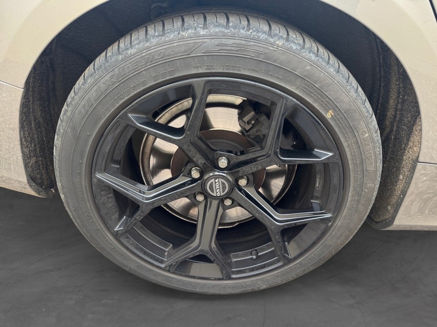 VOLVO d'occasion V60 T8 Twin Engine 303 + 87ch R-Design Geartronic