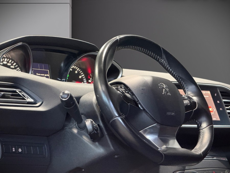 PEUGEOT d'occasion 308 II 1.2 130 BVM6 ALLURE de 2020 Magny-en-Vexin