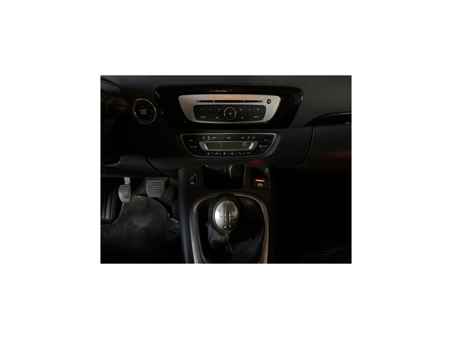 RENAULT d'occasion SCENIC 1.6 DCI 130 BOSE EDITION de 2014 Aix Les