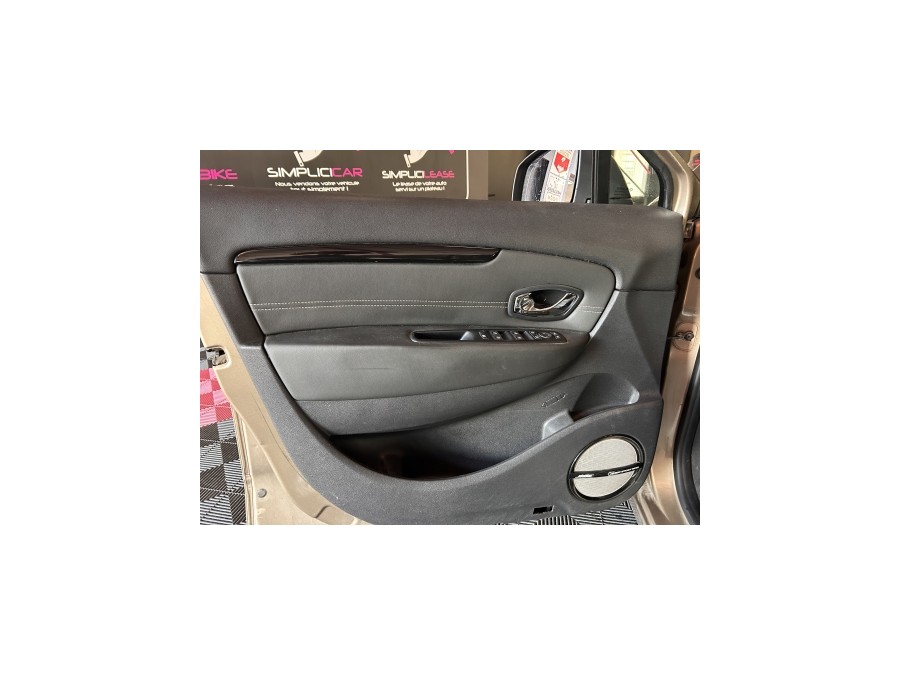 RENAULT d'occasion SCENIC 1.6 DCI 130 BOSE EDITION de 2014 Aix Les