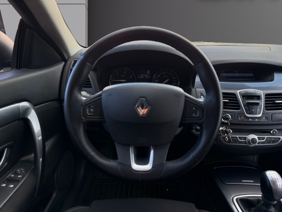RENAULT d'occasion LAGUNA 2.0 dCi 150ch Dynamique de 2010 Toulon Est