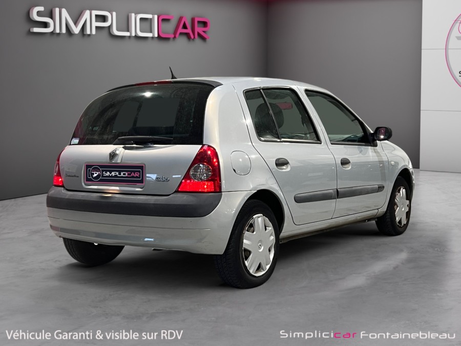 RENAULT d'occasion CLIO Clio 2 phase 2 1.2 Confort de 2003