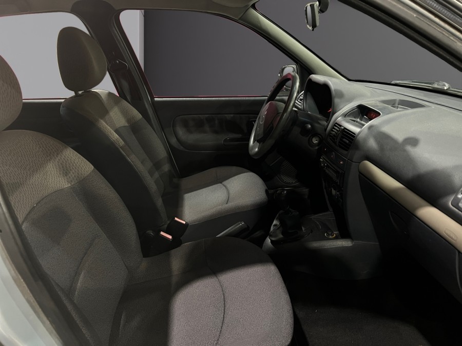 RENAULT d'occasion CLIO Clio 2 phase 2 1.2 Confort de 2003
