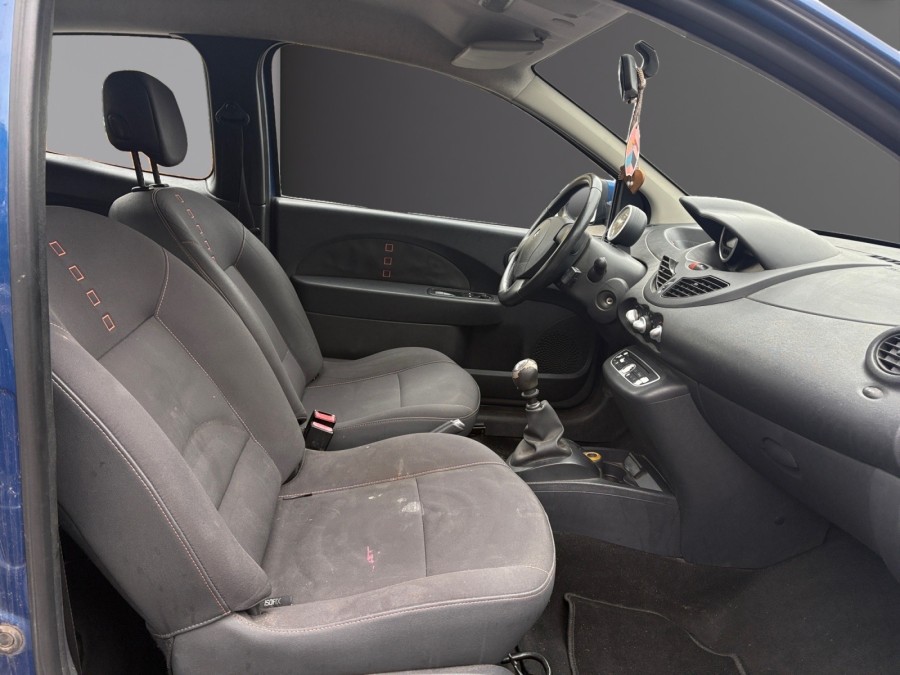 RENAULT d'occasion TWINGO II 1.2i - 16v de 2010 Brie Comte Robert
