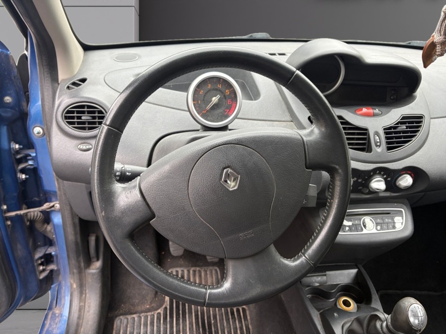 RENAULT d'occasion TWINGO II 1.2i - 16v de 2010 Brie Comte Robert