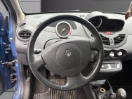 RENAULT d'occasion TWINGO II 1.2i - 16v de 2010 Brie Comte Robert