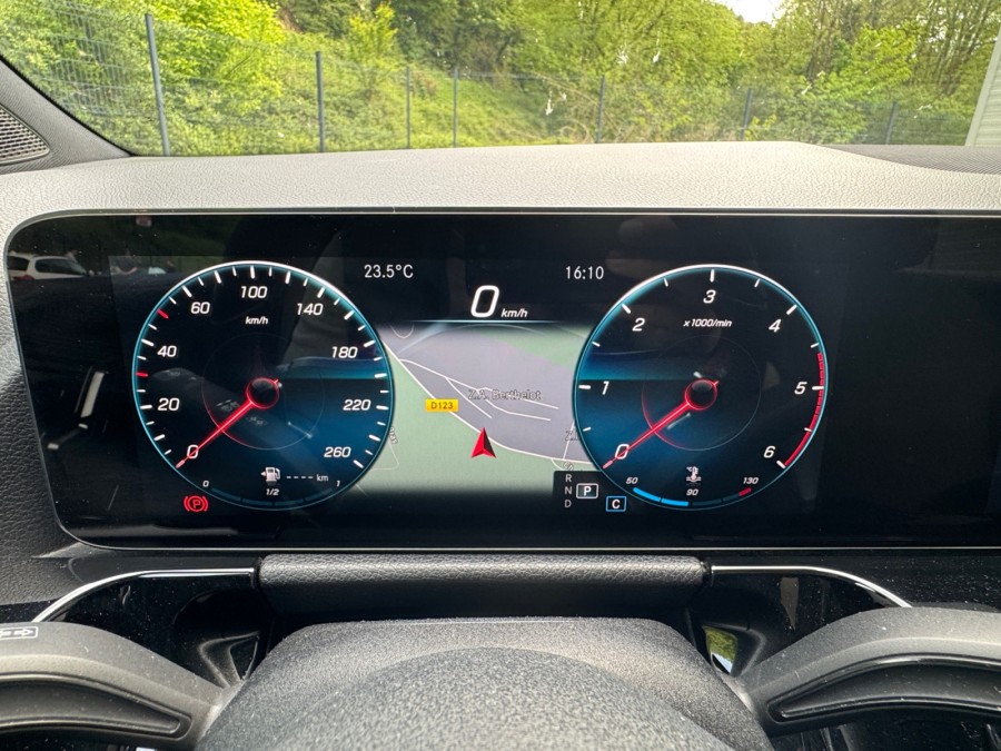 MERCEDES d'occasion CLASSE GLA II GLA 200 D AMG Line Edition 1 8G-DCT