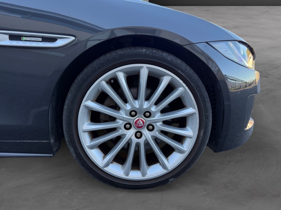 JAGUAR d'occasion XE 2.0L D 180 PURE BA de 2016 La Ciotat (13)﻿