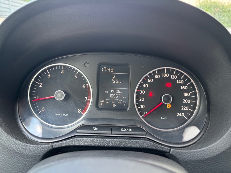 VOLKSWAGEN d'occasion POLO 1.2 70 TRENDLINE de 2010 Orgeval Verneuil