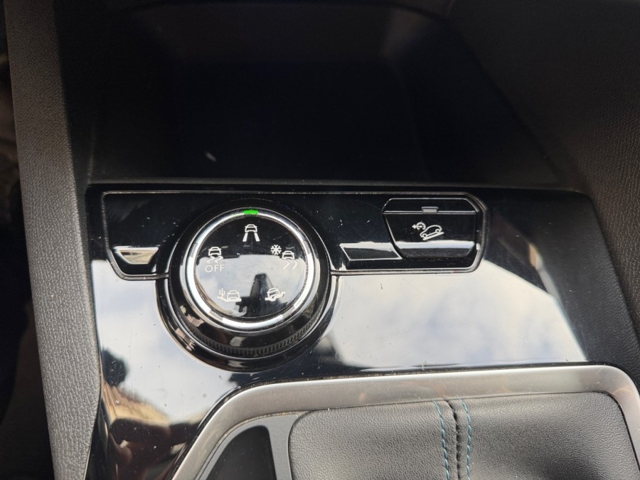 PEUGEOT d'occasion 3008 3008 II 1.5 BLUE HDI 130 CROSSWAY de 2019 Le
