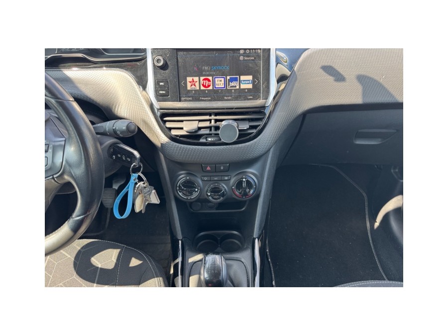 PEUGEOT d'occasion 2008 1.5 BLUE HDI 100 SIGNATURE de 2019 La Ciotat