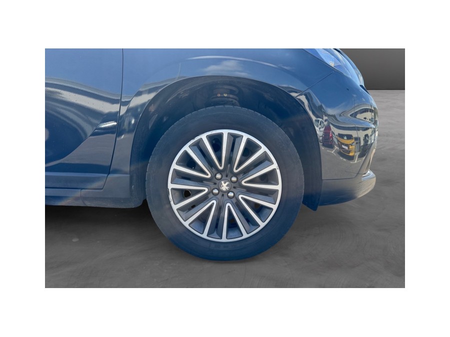 PEUGEOT d'occasion 2008 1.5 BLUE HDI 100 SIGNATURE de 2019 La Ciotat