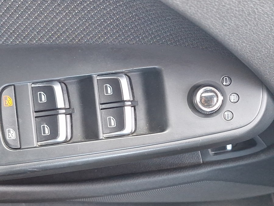AUDI d'occasion A4 2.0 TDI 143 DPF S LINE MULTITRONIC de 2012 Le Puy
