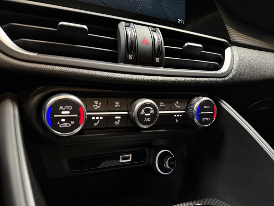 ALFA ROMEO d'occasion GIULIA 2.2D 160 COMPETIZIONE AT de 2023