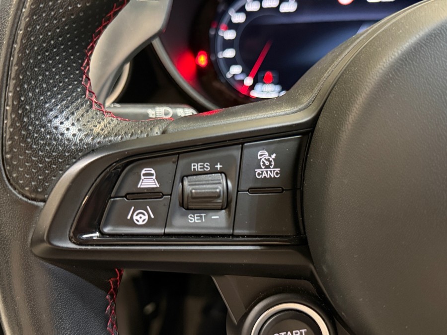 ALFA ROMEO d'occasion GIULIA 2.2D 160 COMPETIZIONE AT de 2023