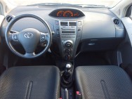 TOYOTA d'occasion YARIS 1.3 VVT-i 100 5P de 2010 Brest (29)﻿