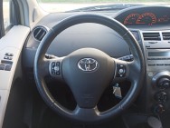 TOYOTA d'occasion YARIS 1.3 VVT-i 100 5P de 2010 Brest (29)﻿