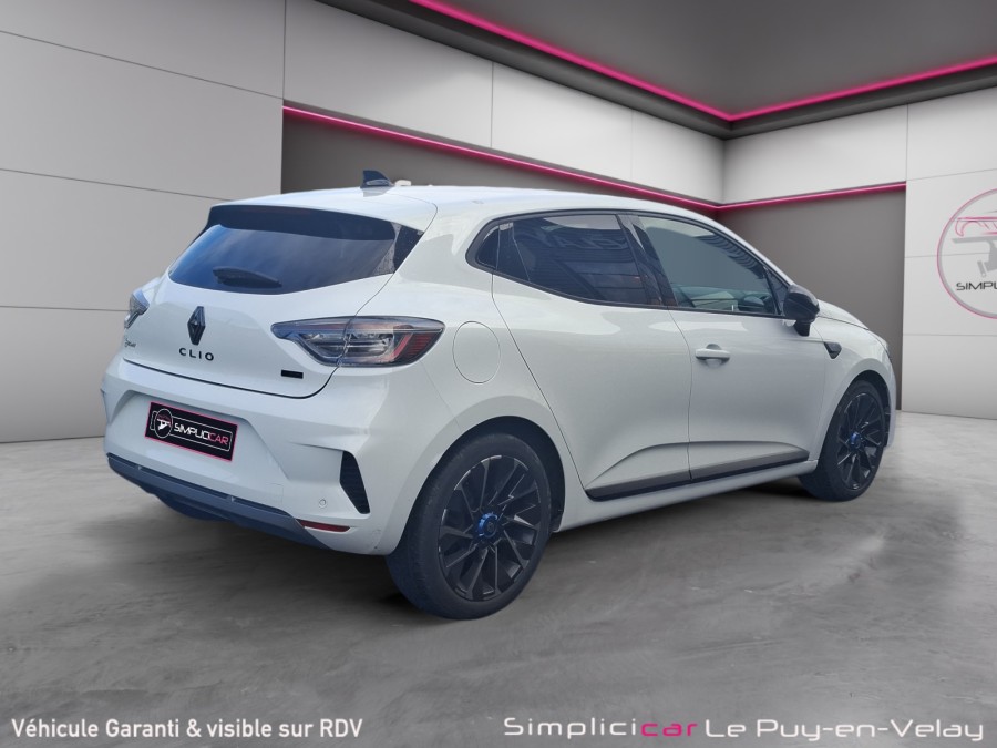 RENAULT d'occasion CLIO 1.6 E-TECH 145ch ESPRIT ALPINE de 2024 Le Puy