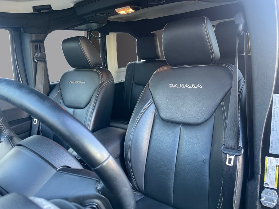 JEEP d'occasion WRANGLER UNLIMITED 2.8 CRD 200 SPORT BA de 2018 Royan