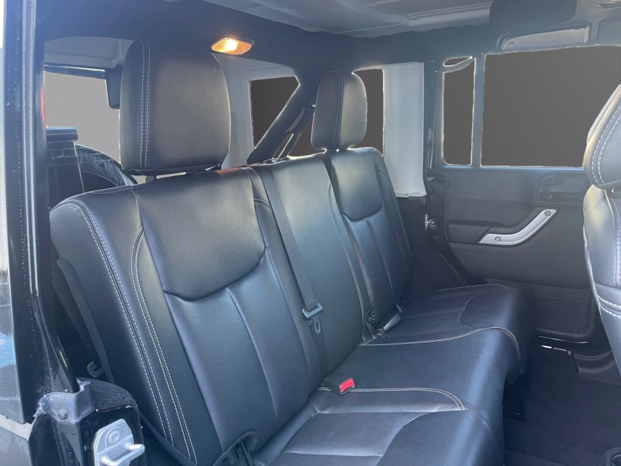 JEEP d'occasion WRANGLER UNLIMITED 2.8 CRD 200 SPORT BA de 2018 Royan