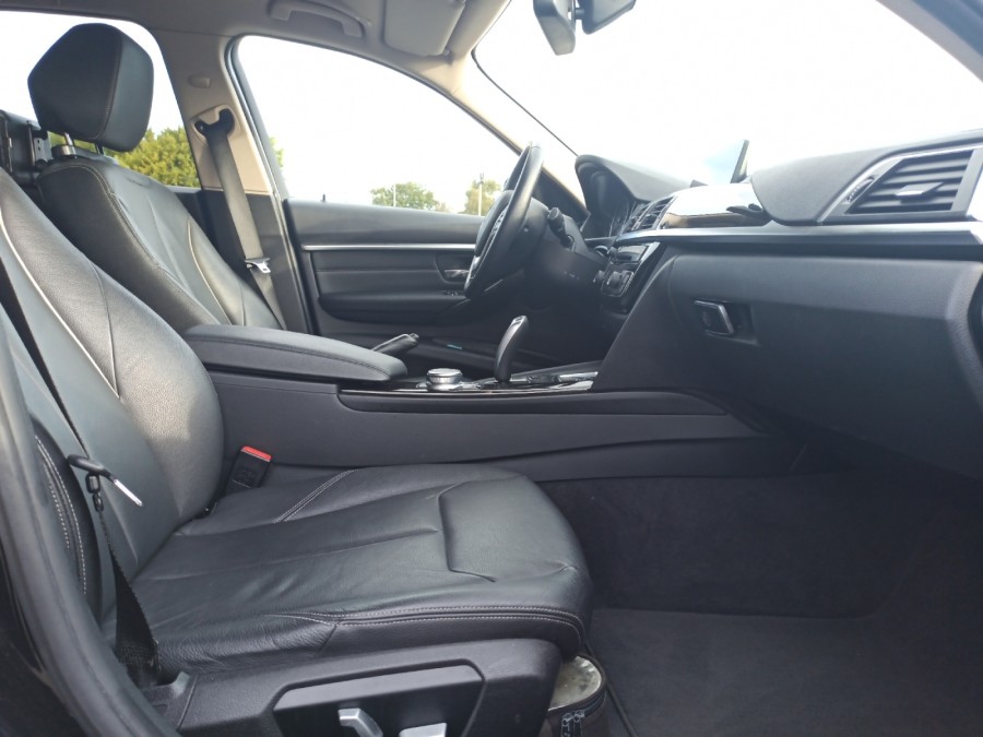 BMW d'occasion SERIE 3 TOURING 318I 136 LUXURY de 2017 Brest (29)﻿