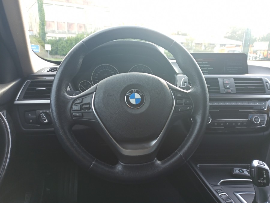 BMW d'occasion SERIE 3 TOURING 318I 136 LUXURY de 2017 Brest (29)﻿
