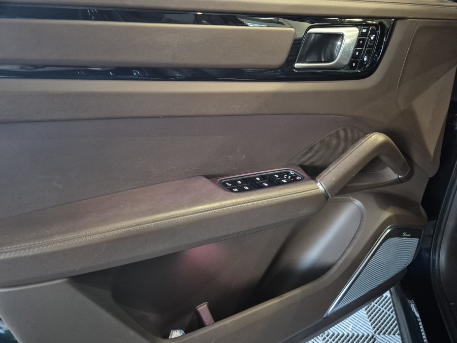 PORSCHE d'occasion CAYENNE 3.0 V6 E-HYBRID de 2018 Aix Les Bains (73)﻿