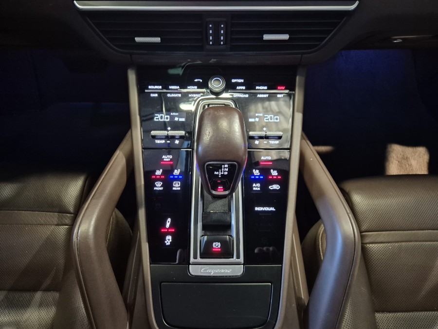 PORSCHE d'occasion CAYENNE 3.0 V6 E-HYBRID de 2018 Aix Les Bains (73)﻿