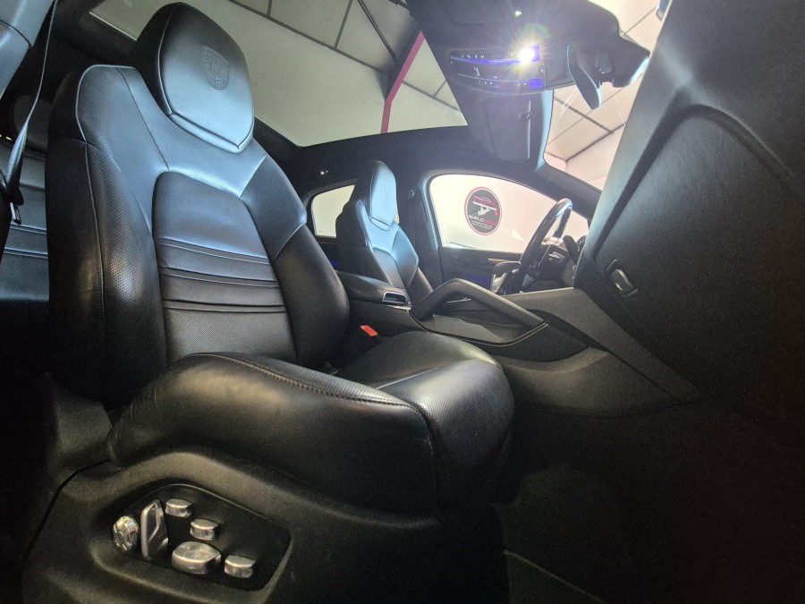 PORSCHE d'occasion CAYENNE 3.0 V6 E-HYBRID COUPE de 2020 Aix Les