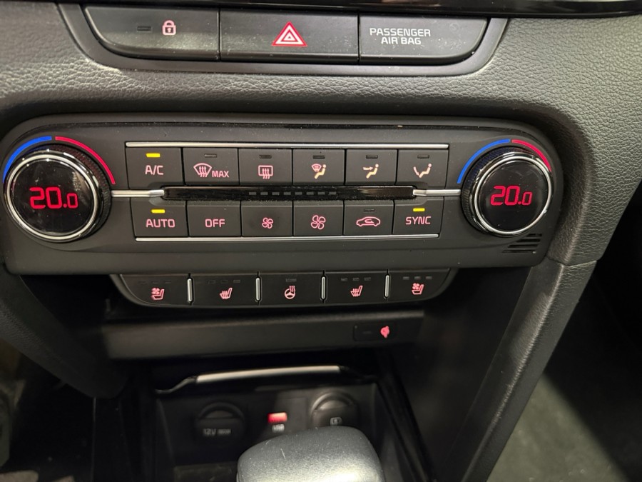 KIA d'occasion CEED XCEED 1.4 T-GDI 140 PREMIUM DCT de 2020 Lyon