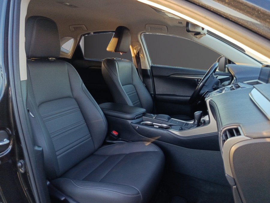 LEXUS d'occasion NX 300H 2WD DESIGN de 2021 Evreux (27)﻿