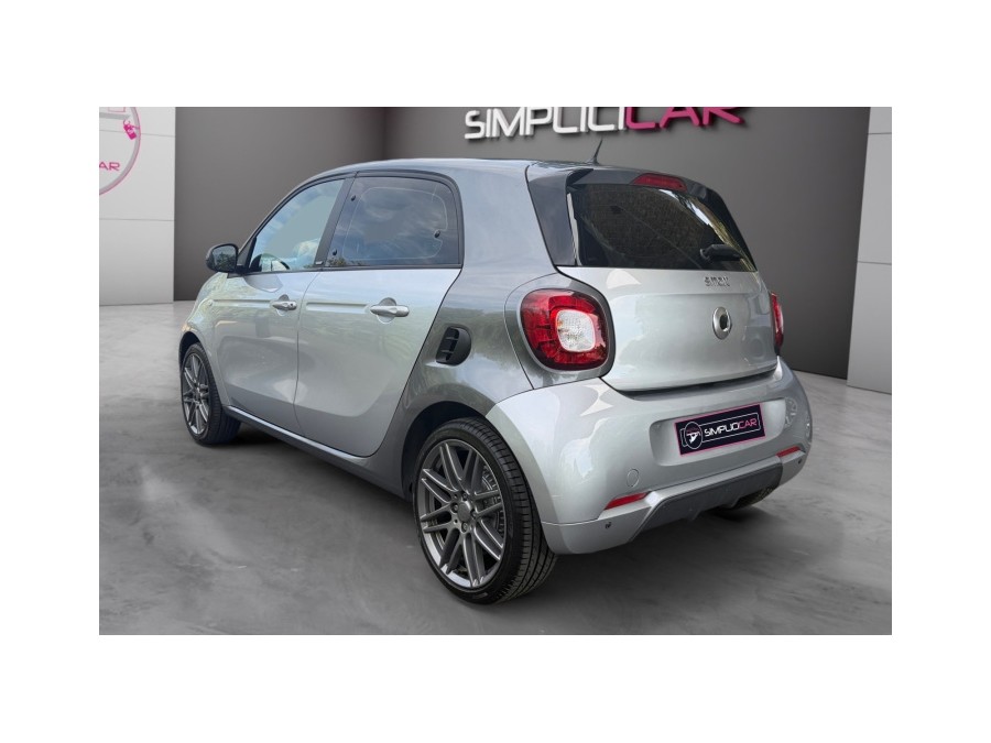 SMART d'occasion FORFOUR 90ch Brabus style twinamic de 2017 Champigny