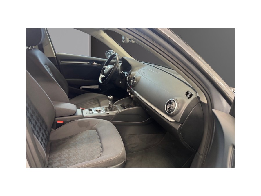 AUDI d'occasion A3 1.6 TDI 110 ATTRACTION de 2015 Paris 15 (75)﻿