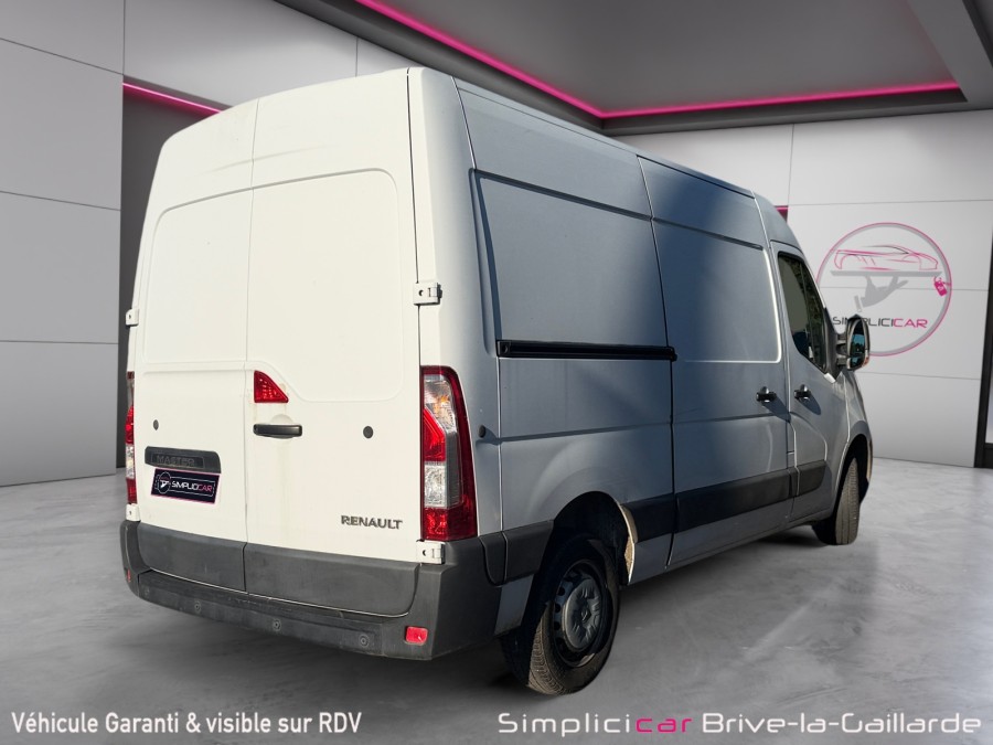 RENAULT d'occasion MASTER F3300 L2H2 2.3 dCi 135ch Confort Euro6 de