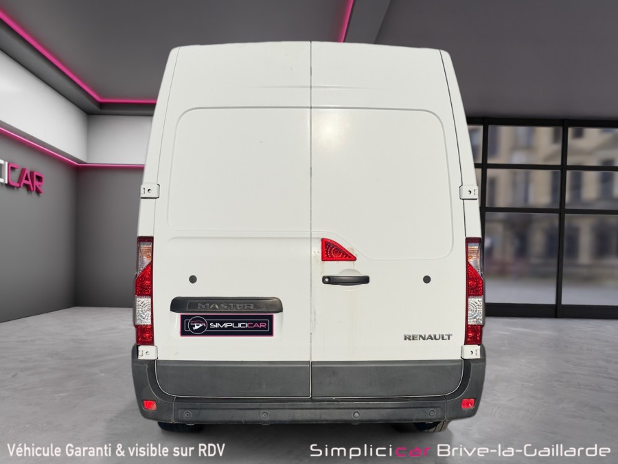 RENAULT d'occasion MASTER F3300 L2H2 2.3 dCi 135ch Confort Euro6 de