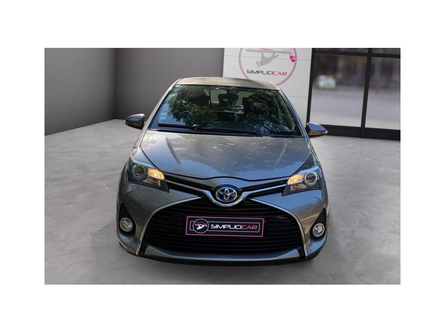 TOYOTA d'occasion YARIS III 1.5 HYBRIDE 100H BUSINESS CVT de 2015