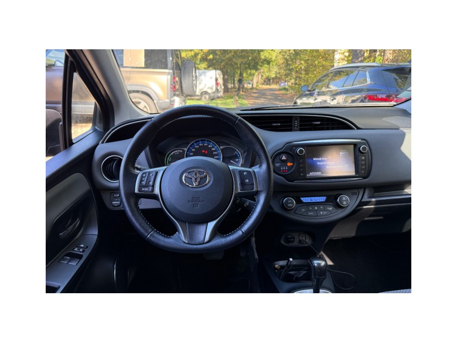 TOYOTA d'occasion YARIS III 1.5 HYBRIDE 100H BUSINESS CVT de 2015