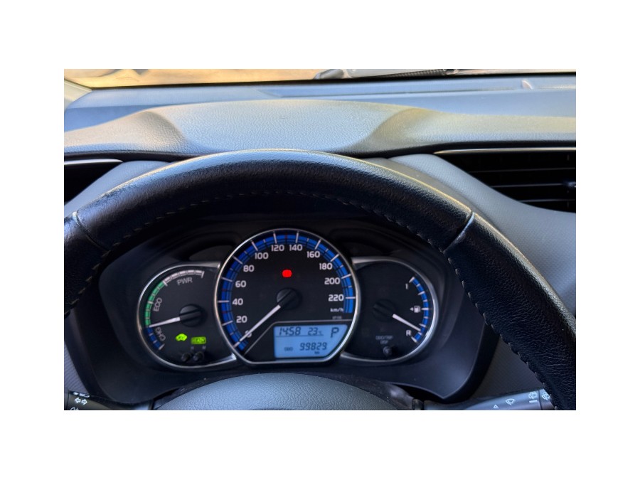 TOYOTA d'occasion YARIS III 1.5 HYBRIDE 100H BUSINESS CVT de 2015