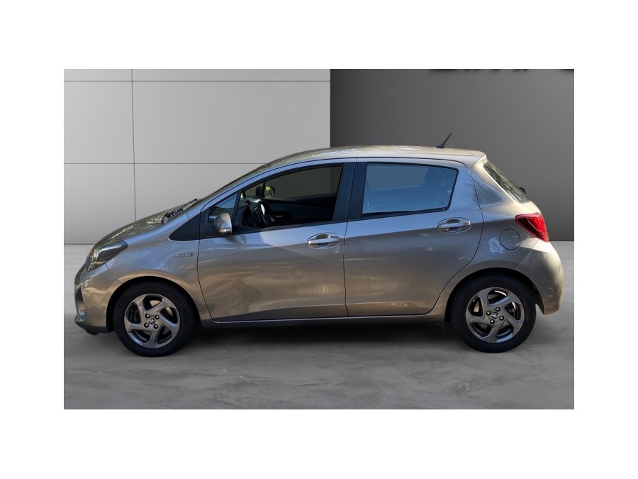 TOYOTA d'occasion YARIS III 1.5 HYBRIDE 100H BUSINESS CVT de 2015
